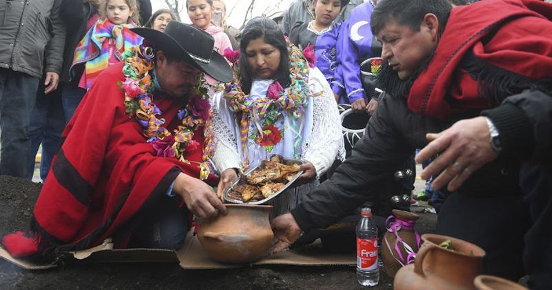 Se celebró el “Día de la Pachamama”, con ofrendas, comidas típicas y danzas