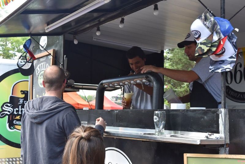 Multitudinaria primera jornada del Festival de Cerveceros Mercedinos