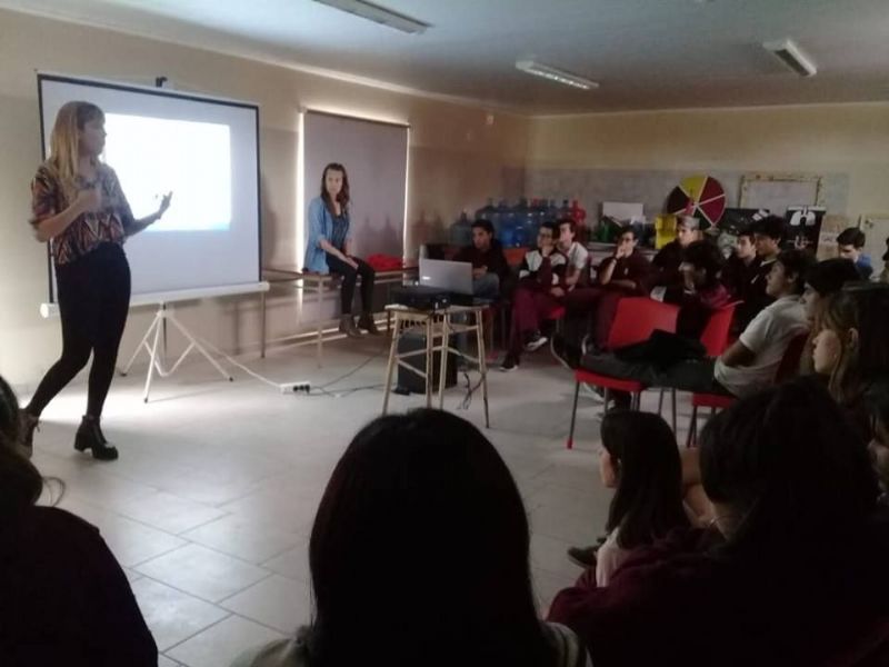 Taller de noviazgos violentos en las escuelas