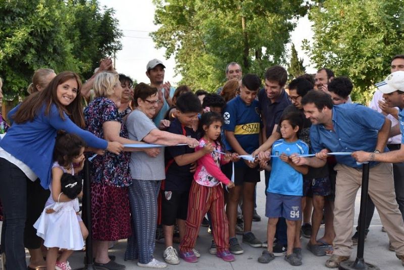 Se inauguró el asfalto en calle 55 desde 10 a 16