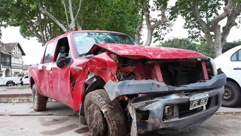 Lo persiguieron, chocó, volcó y lo detuvieron en la Ruta 5