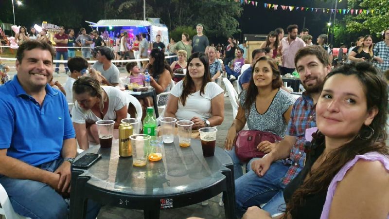 “Música en las Plazas” tuvo su primera noche en la Plaza de la Estación