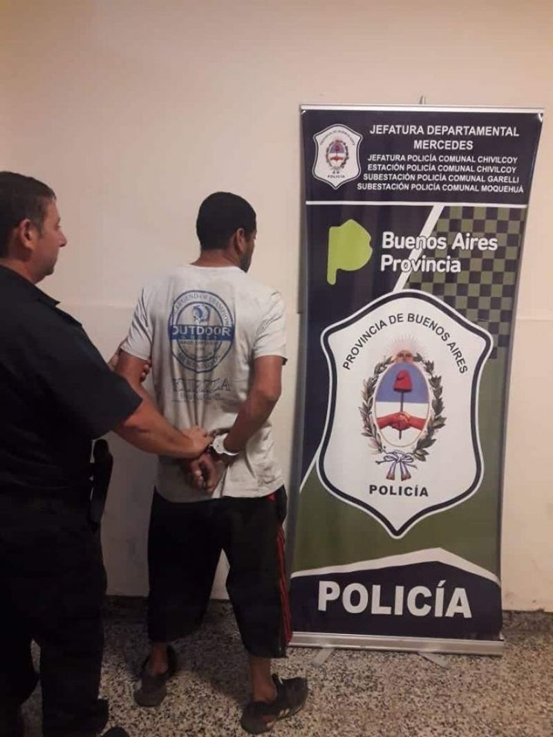 Amenazó de muerte a tres policías con una escopeta y fue aprehendido