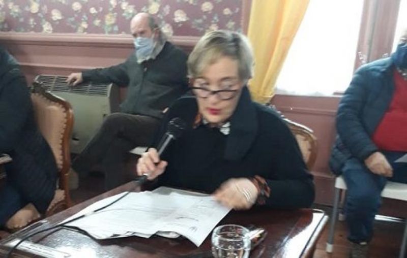 Fuego cruzado en el Concejo: “Es inaudito que nos hayan endeudado en dólares”, replicó Mariana San Martín