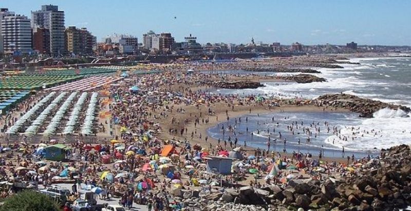¿Cuarentena en vacaciones de verano?, la vacuna estaría para marzo o abril en Argentina