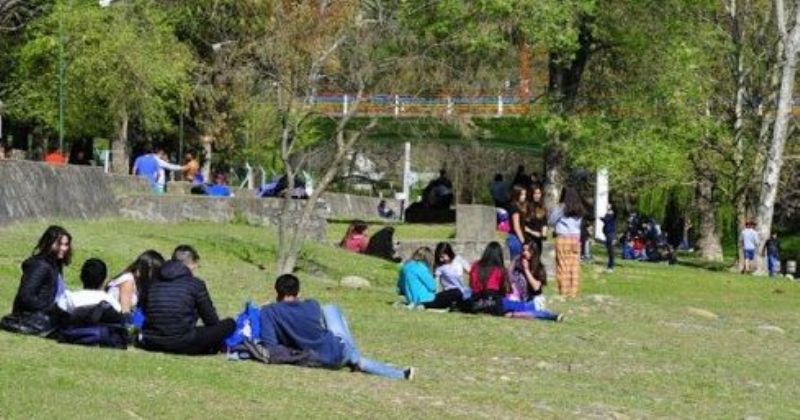 Vivir en tiempos de pandemia, el Día de la Primavera y del Estudiante