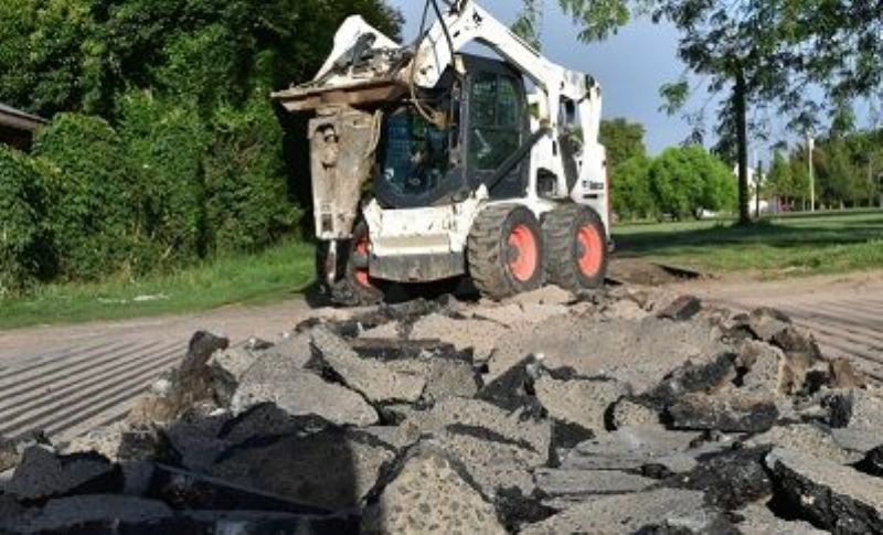 Continúan los trabajos de bacheo y pavimentación
