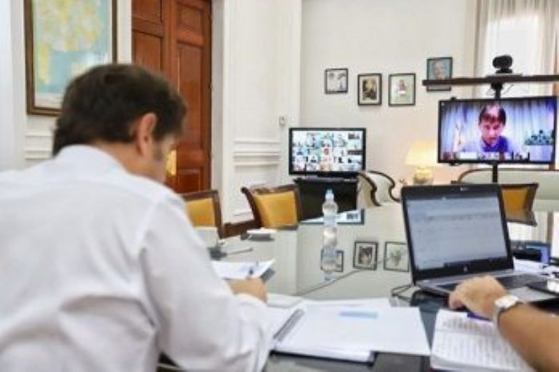 Kicillof se reúne con todos los intendentes en la previa del anuncio de las nuevas medidas