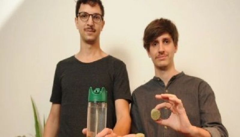 Jóvenes crearon la botella para tomar mate sin bombilla y ya la exportan a 47 países en dólares