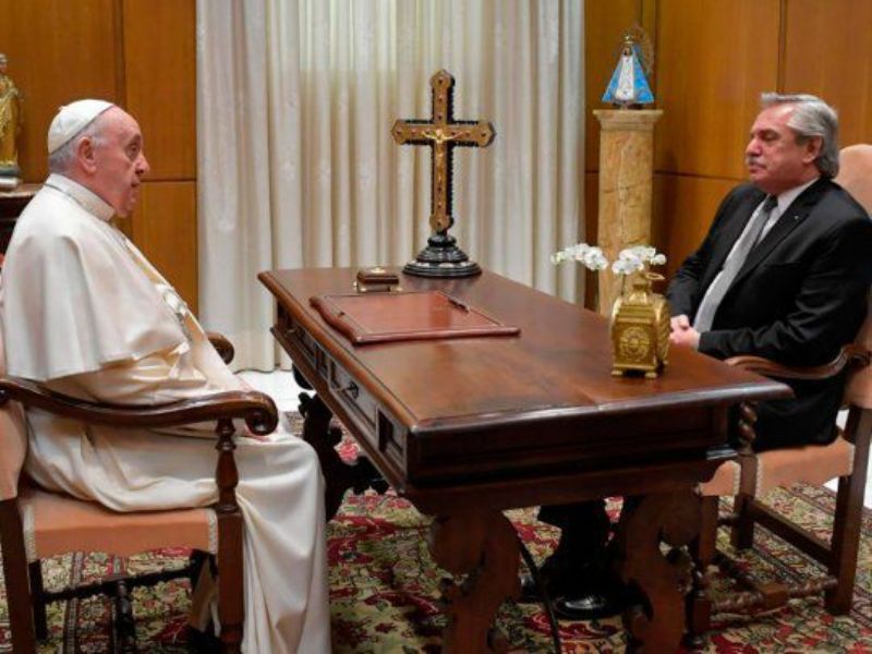 Fernandez con el Papa Francisco: ¿por qué no usaron barbijo durante la reunión?