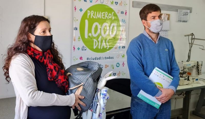 Primeros Mil Días: culminó un nuevo curso de preparto y entregaron kits para bebés