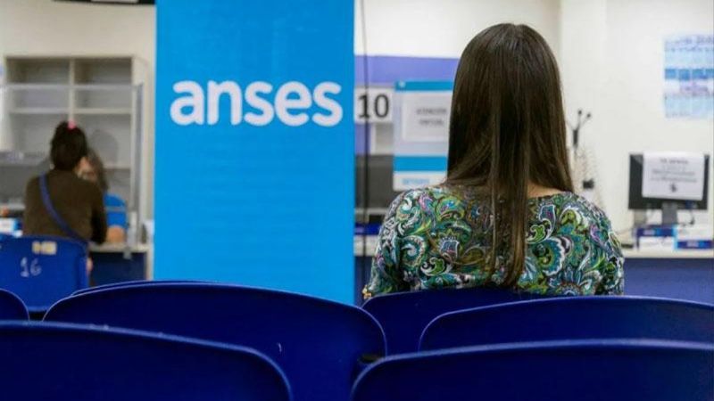 El Gobierno analiza un plan para jubilarse a los 55 años