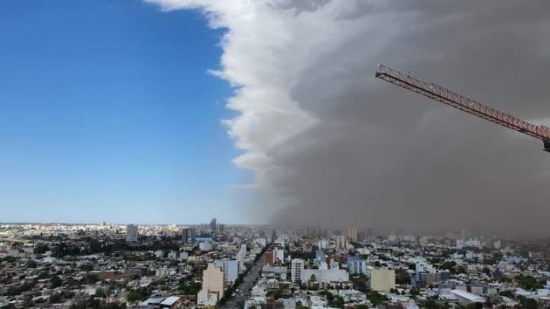 Asi llegaba la tormenta de viento y tierra a la ciudad de Cordoba