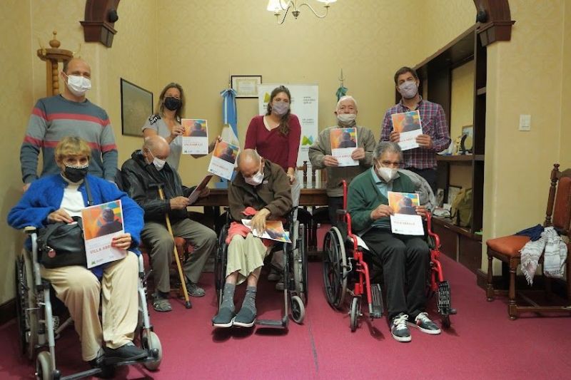 Hecha por los residentes: vuelve la revista del Hogar Villa Abrille