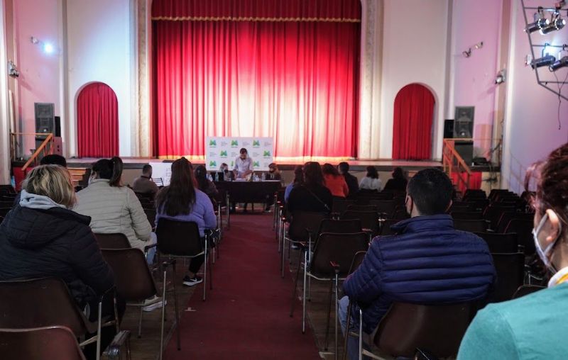 Ustarroz anunció la licitación de 166 viviendas del programa “Casa Propia”