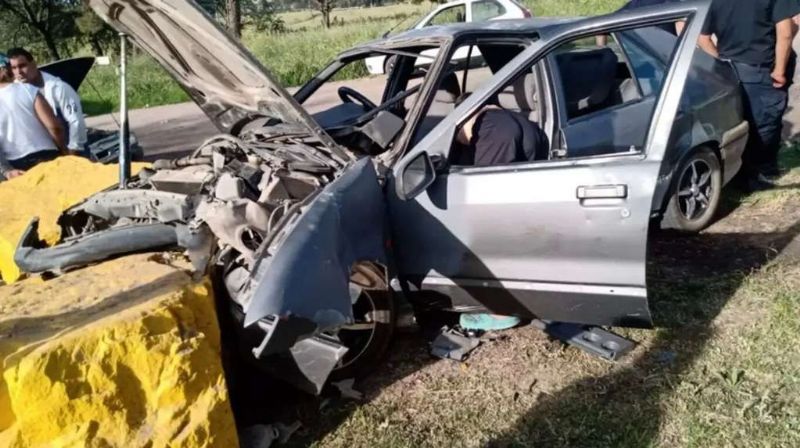 Conductora de solo 9 años hiere a su familia tras chocar contra unas rocas