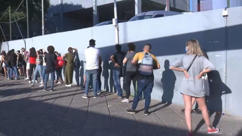 Por el colapso en los centros de testeo el Ministerio de Salud determinó que dejarán de hisopar a los contactos estrechos