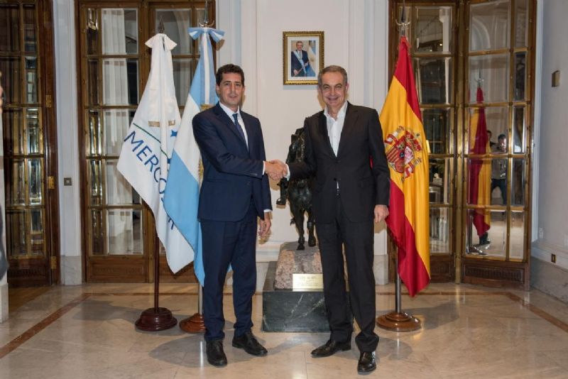 Tras participar de MWC Barcelona, Wado De Pedro se reunión con funcionarios y figuras de la política de España.