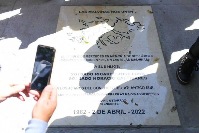 Inauguraron una placa en homenaje a mercedinos caídos en Malvinas