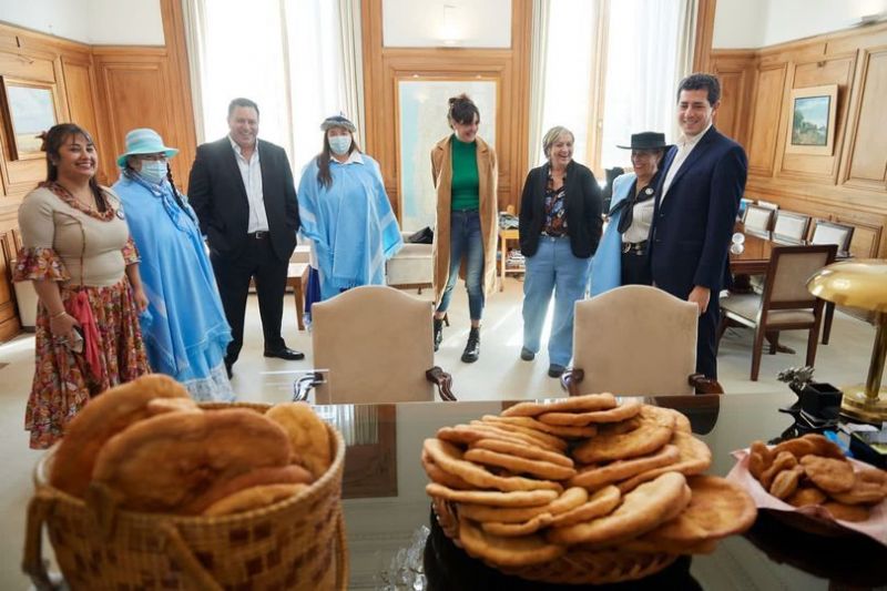 El ministro del Interior Wado De Pedro promociona la Fiesta Provincial de la Torta Frita