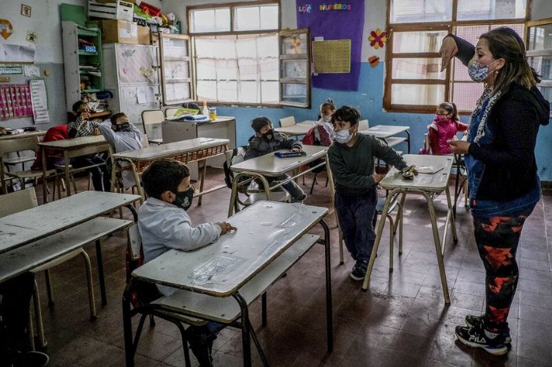 A partir de este jueves el barbijo será optativo en las escuelas bonaerenses