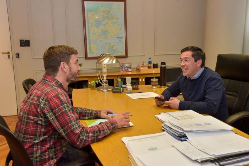 Ustarroz se reunió con el ministro Nardini por obras de saneamiento y la Casa de la Provincia de Buenos Aires en Mercedes