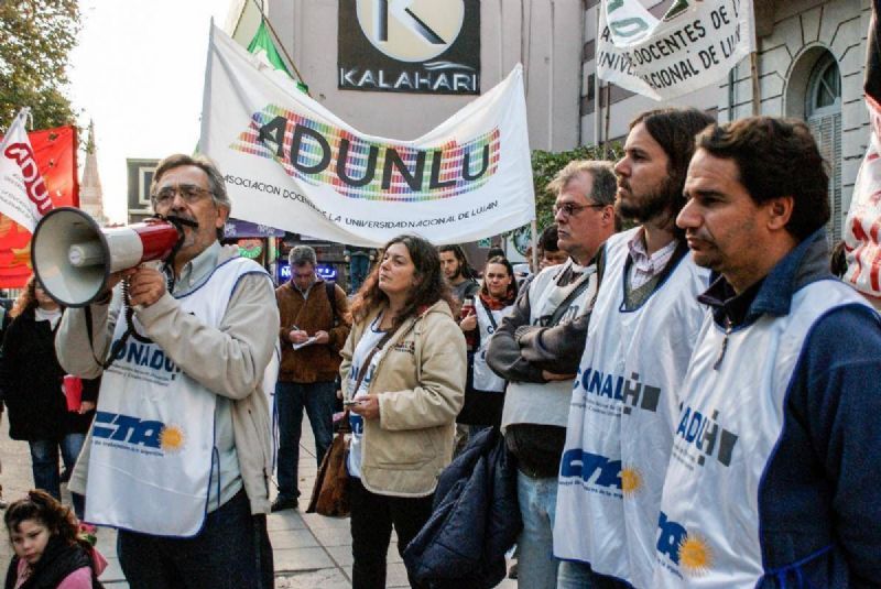 Docentes Universitarios paran la semana proxima por reclamo paritario