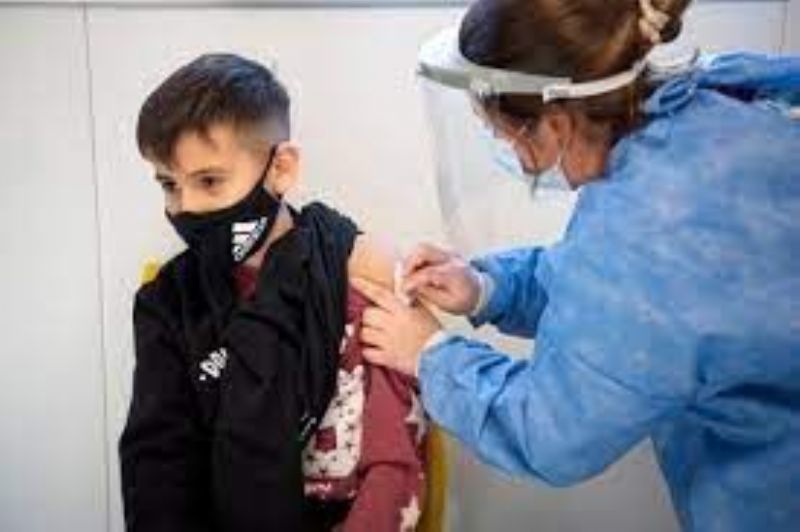 La provincia de Buenos Aires habilita el primer refuerzo de la vacuna contra el covid a mayores de 5 años.