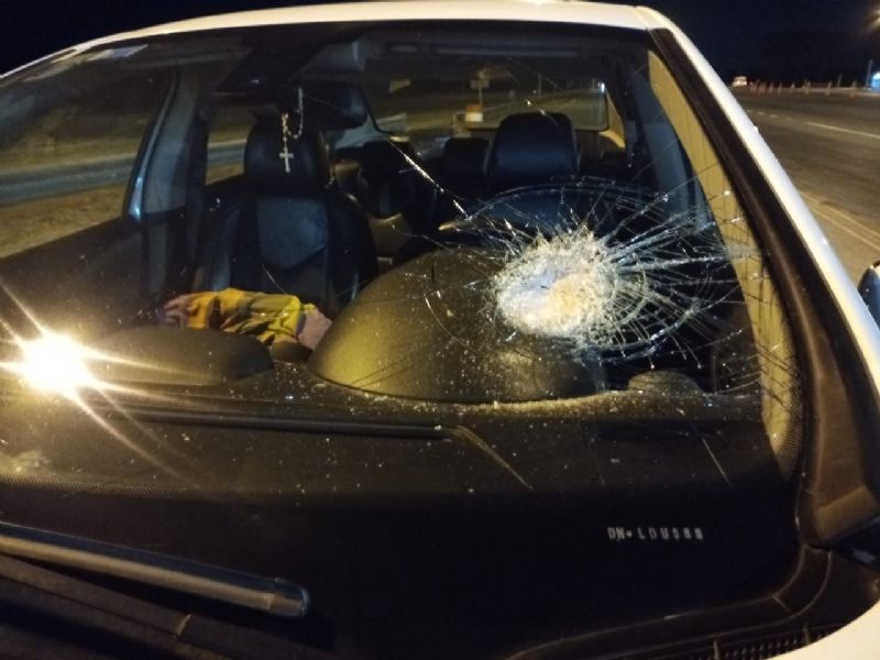 Atacan con piedras a automóviles en la Ruta 5 a la altura de Jauregui