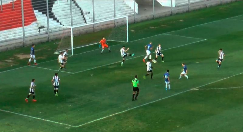 3 a 0 terminó el partido entre Club Mercedes con Sportivo Barracas . El  blanquinegro pierde como