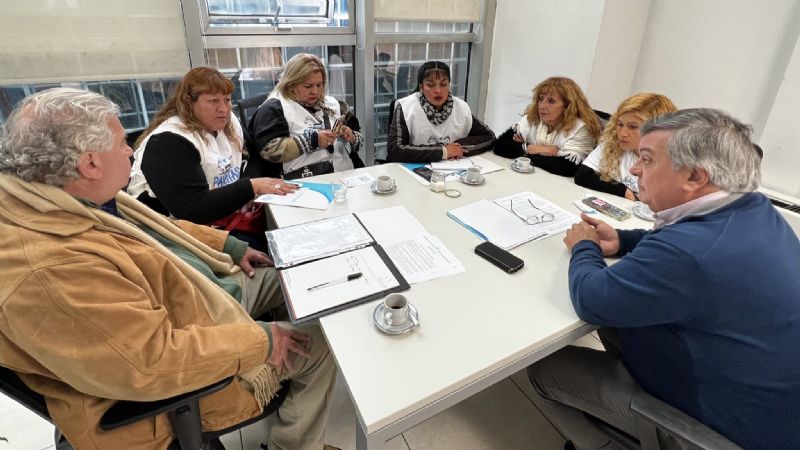 El diputado nacional Carlos Selva se reunió con integrantes de la Asociación Soñadores Unidos por proyecto de ley Pancitas Llenas