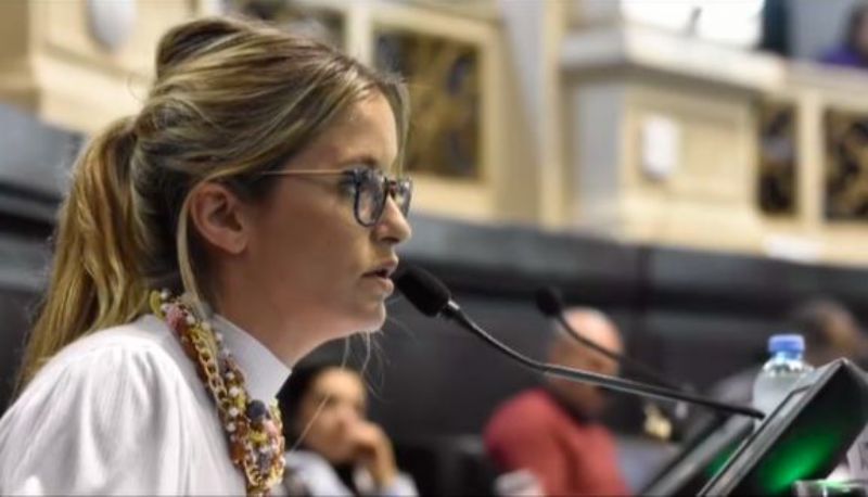Noelia Ruiz: “Me aturde el silencio del Gobernador frente al ajuste que sufrimos los bonaerenses”