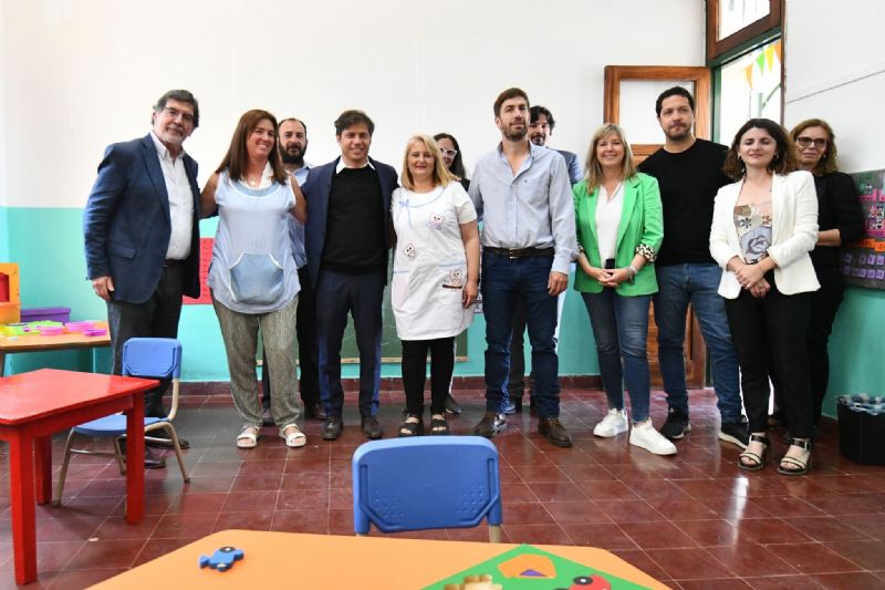 El Gobernador Kicillof pasó por Mercedes: junto a Ustarroz inauguró el JIRIM 7 y visitó el Registro Civil
