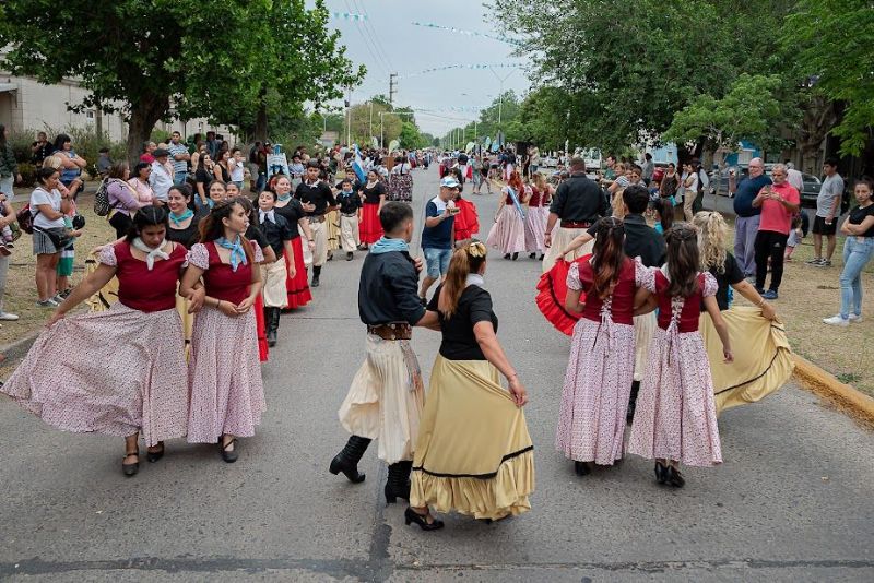 Desfile gaucho en la 40 y fiesta en el Parque Municipal por el Día de la Tradición
