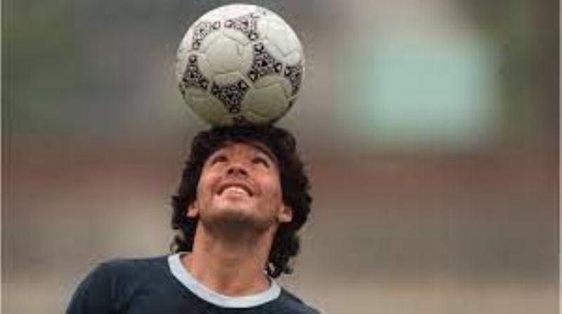 A dos años de la muerte de Diego Armando Maradona, el mundo lo recuerda como el mejor jugador de la historia