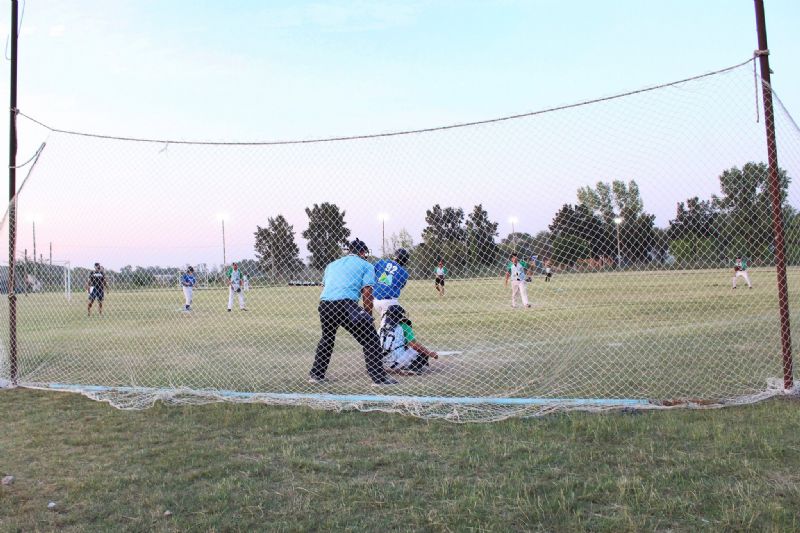 Se realizó la tercera edición del torneo de verano de softball en el Cemuadra
