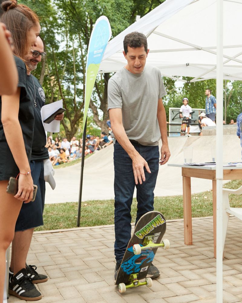 Con la presencia de Wado de Pedro se inauguró el Skate Park en el Paseo de la Juventud