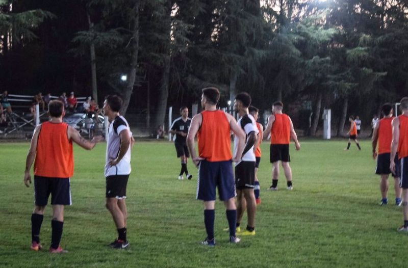 Práctica de Club Mercedes: buen rendimiento en los 4 amistosos jugados