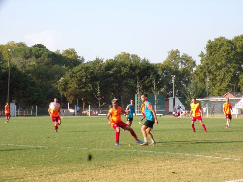 Club Mercedes jugó un par de amistosos con Deportivo Paraguayo