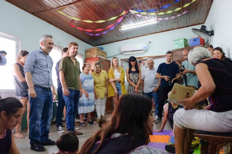 Larroque estuvo en Mercedes: visitó El Honguito, el club Holanda e inauguró un Centro Comunitario en el Esperanza