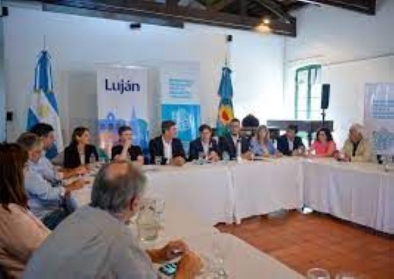 Con Kicillof presente, se realizó una reunión del Consejo Sectorial Productivo Bonaerense en Luján