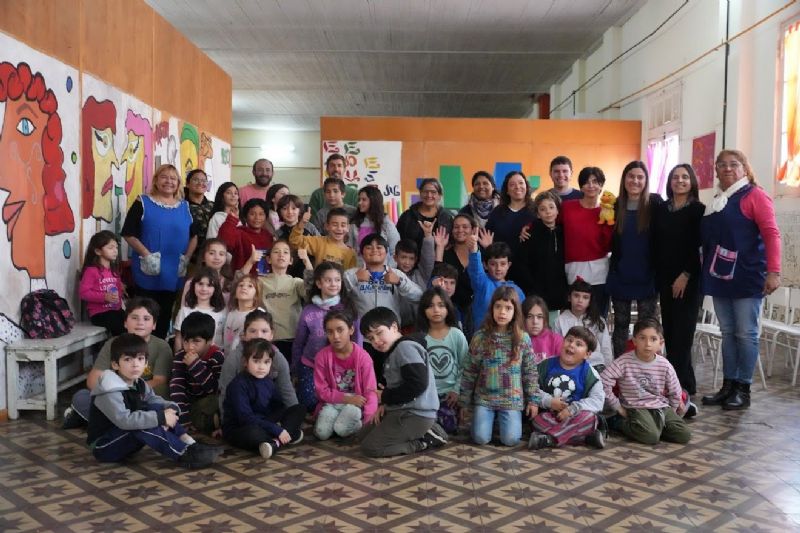 Entregaron instrumentos musicales en la Escuela de Arte de la ciudad