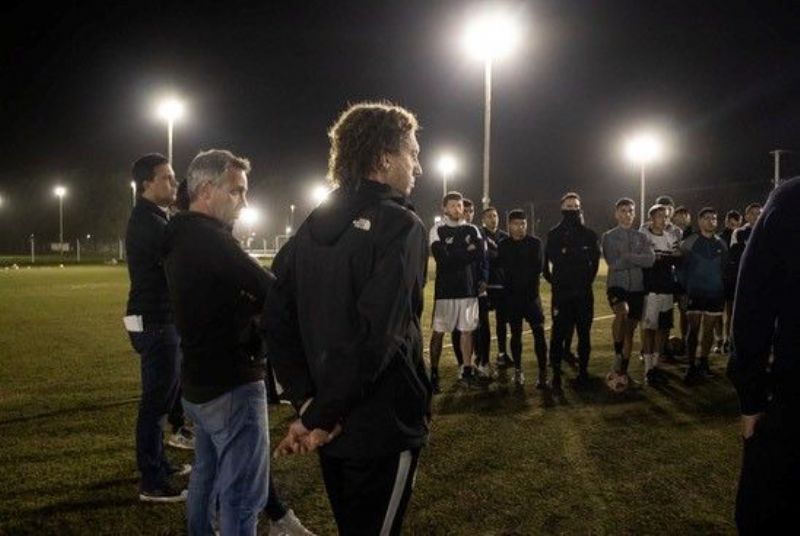 Club Mercedes: sale Water Díaz y entra Diego Silvestre como DT
