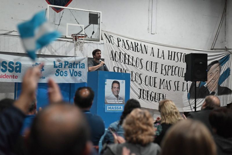 Jornada militante apoyando la candidatura de Sergio Massa