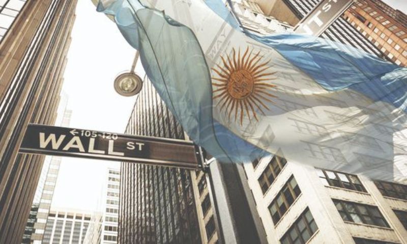 Tras la victoria de Milei las acciones de las empresas argentinas que cotizan en Wall Street se disparan hasta 18%