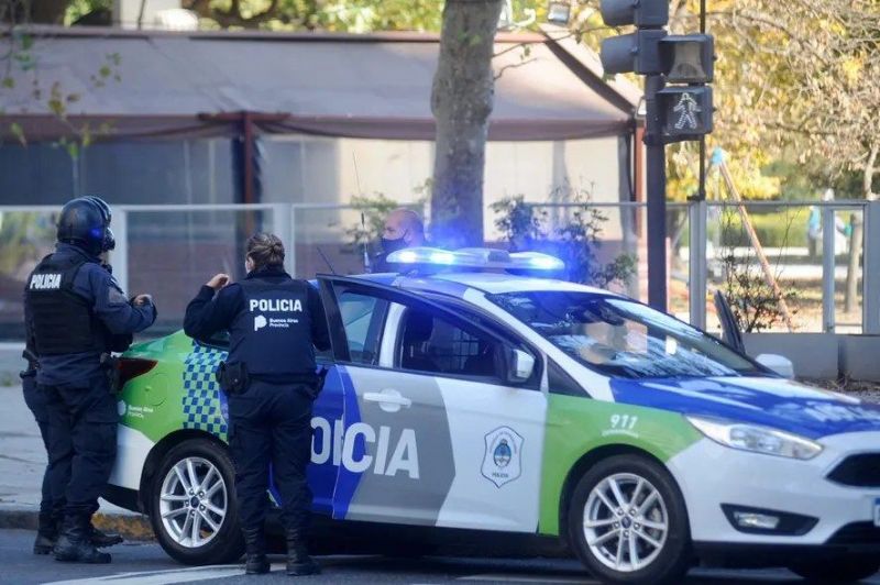 Ataque violento en La Plata: Delincuentes esperaban a mujer en su casaquinta