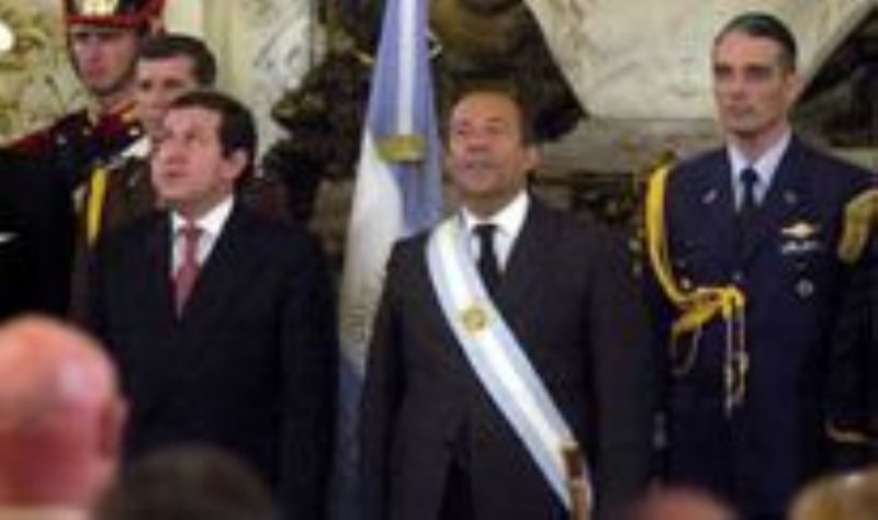 Nuevo presidente asume cargo y dice que no pagará la deuda