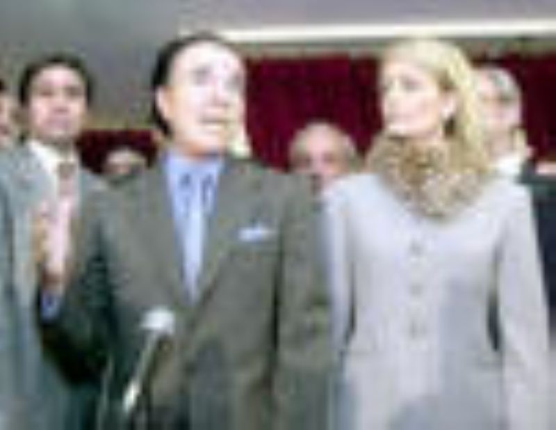 MENEM QUIERE ENTE DE CASCOS BLANCOS POR EMERGENCIA SOCIAL