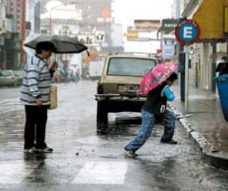 RIGE UN NUEVO ALERTA POR VIENTOS Y PROBABLES LLUVIAS PARA LA PCIA DE BS AS