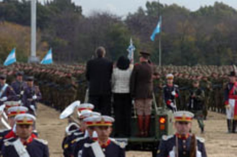 Sancionan a los encargados de la seguridad en el acto del Ejército